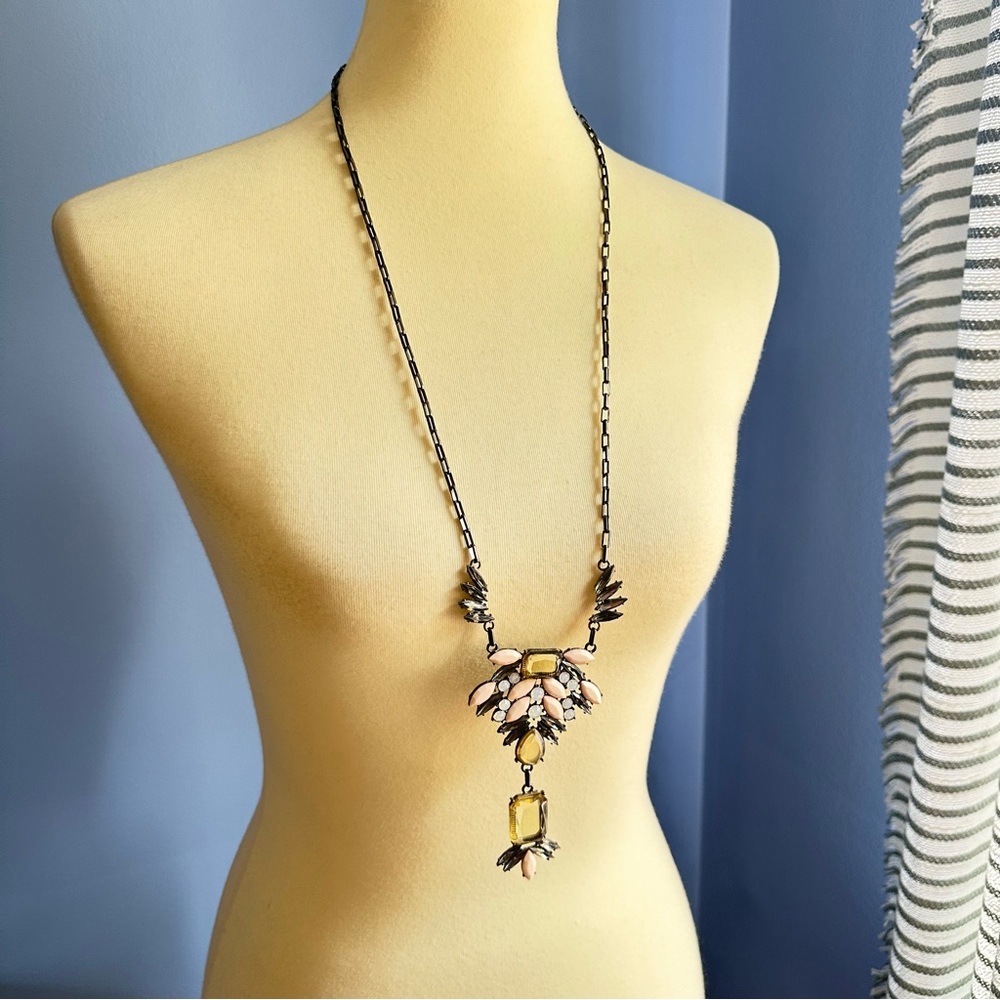 Bar III Statement Necklace 32” Pink Gray Gem Gunmetal Chain - Picture 3 of 12